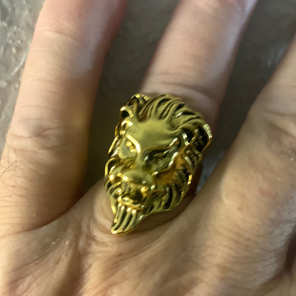 Lion head ring